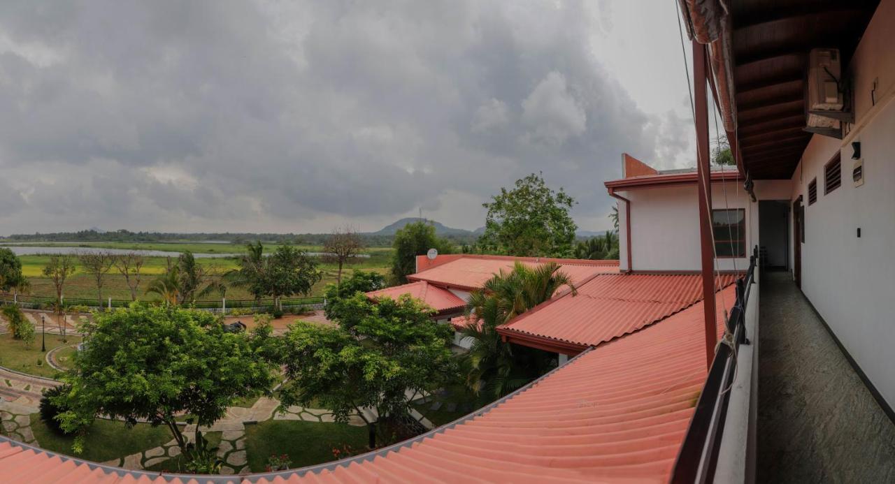 Nilambara Lake View Dambulla Exterior foto